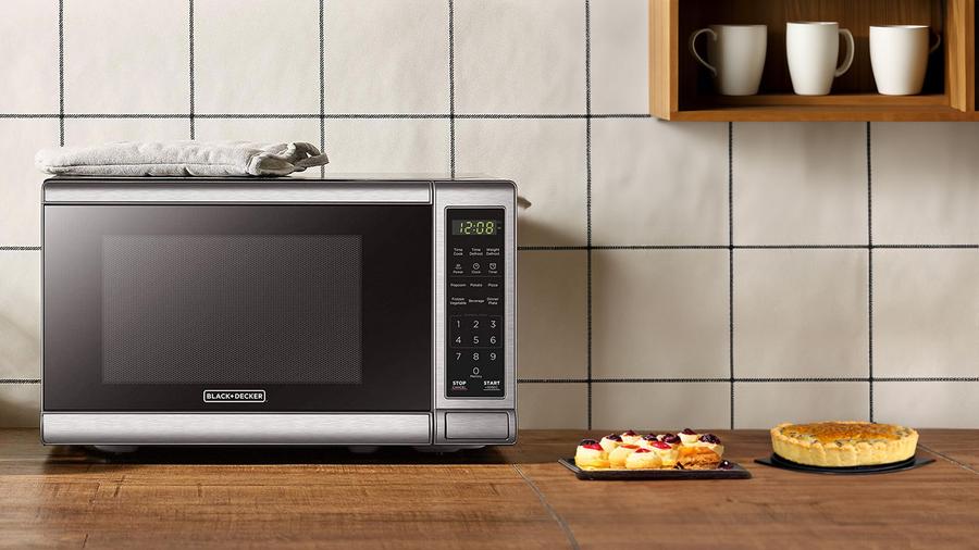 Frigidaire, 2-Door Refrigerator with Freezer & Toshiba Microwave Oven